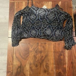 Top with long sleeves